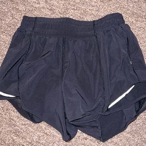 Lululemon hottie hot shorts 4 inch